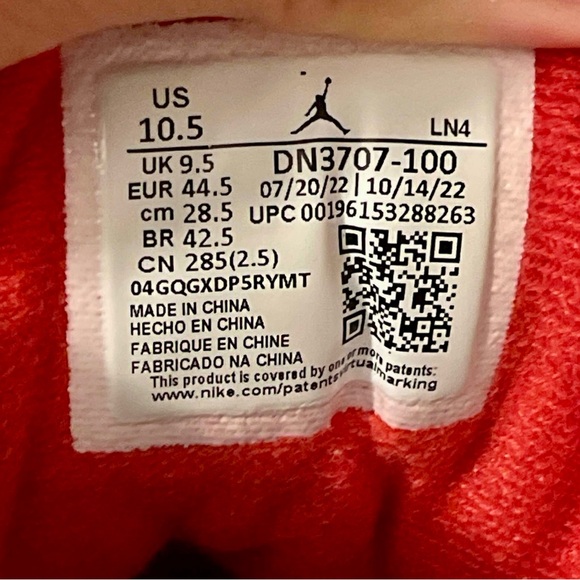 Air Jordan 3 “White Cement” size 10.5 used with original box 📦 DM3707-100 - Picture 6 of 7